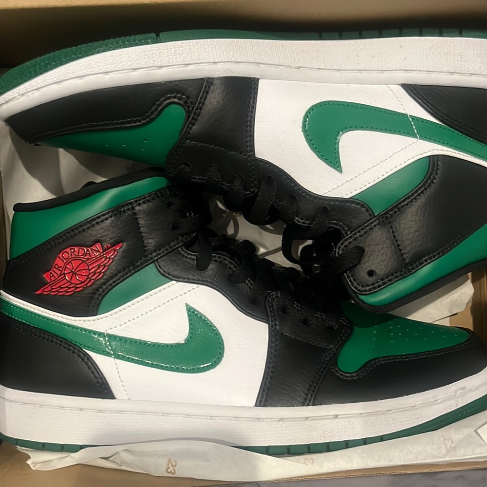 Air Jordan 1 Mid sz 9